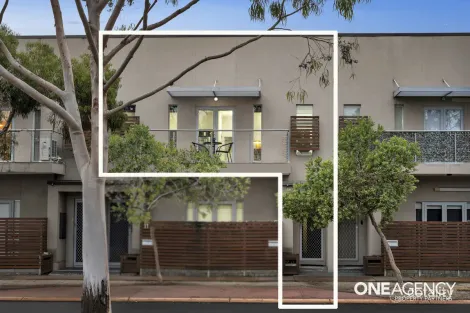 Property photo of 2/11 Tom Roberts Parade Point Cook VIC 3030