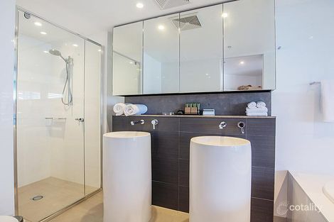 Property photo of 601/1 Oracle Boulevard Broadbeach QLD 4218