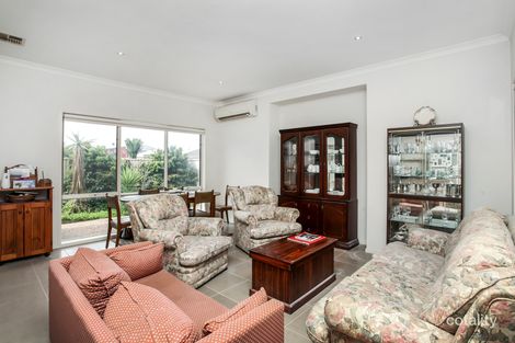 Property photo of 11 Buckley Way Caroline Springs VIC 3023