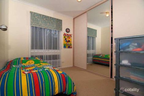 Property photo of 8 Harvey Place Endeavour Hills VIC 3802