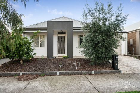 Property photo of 44 Ebony Circuit Craigieburn VIC 3064