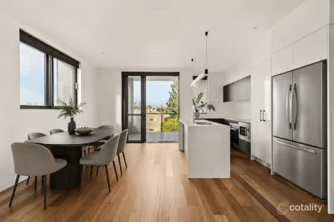 302/121 Clarence Rd, Indooroopilly, QLD 4068