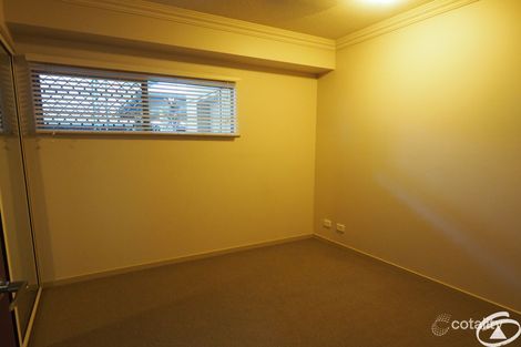 Property photo of 202/2-8 Centenary Close Manoora QLD 4870