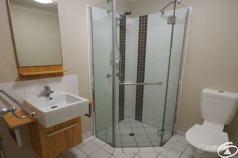 Property photo of 202/2-8 Centenary Close Manoora QLD 4870