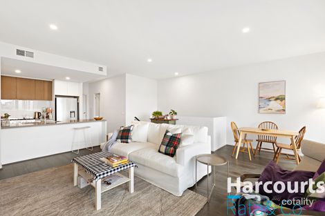 Property photo of 18 Broadside Walk Point Cook VIC 3030