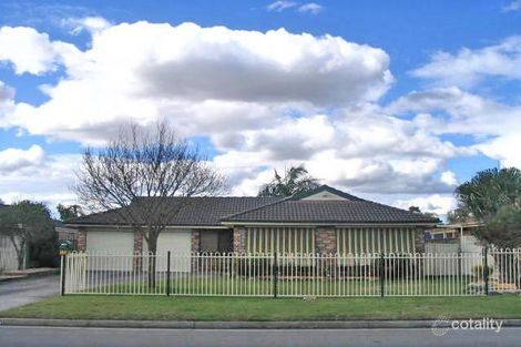 136 Explorers Way, St Clair, NSW 2759