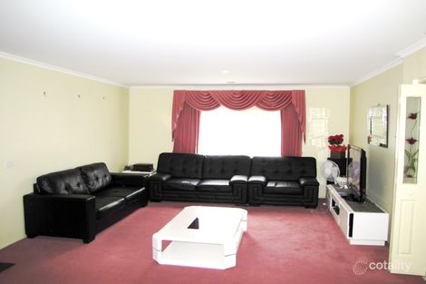 Property photo of 17 Reading Close Roxburgh Park VIC 3064