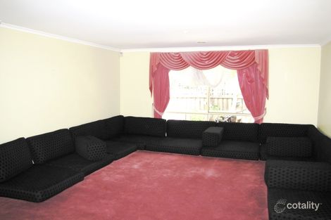 Property photo of 17 Reading Close Roxburgh Park VIC 3064