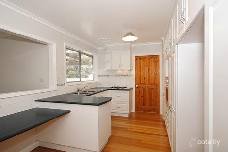 Property photo of 4 Pembroke Road Mooroolbark VIC 3138