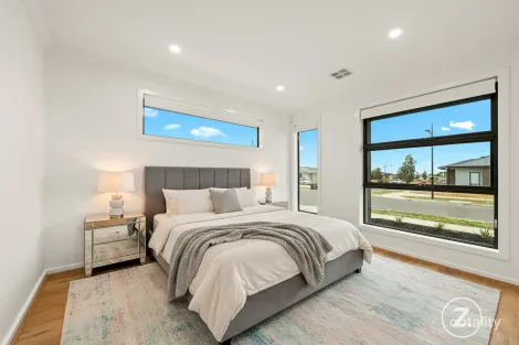 Property photo of 2 Delhi Grove Rockbank VIC 3335