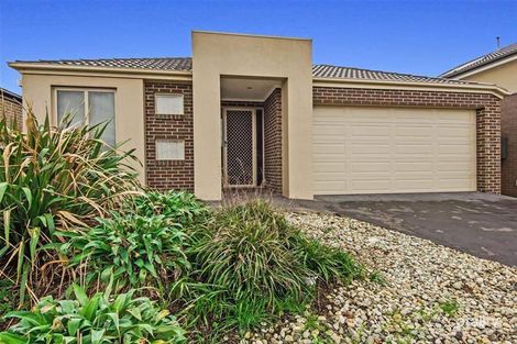 11 Elsternwick St, Caroline Springs, VIC 3023