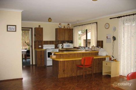 Property photo of 11 Ringbalin Crescent Bomaderry NSW 2541