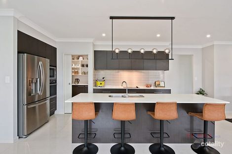 8 Highland Tce, Little Mountain, QLD 4551