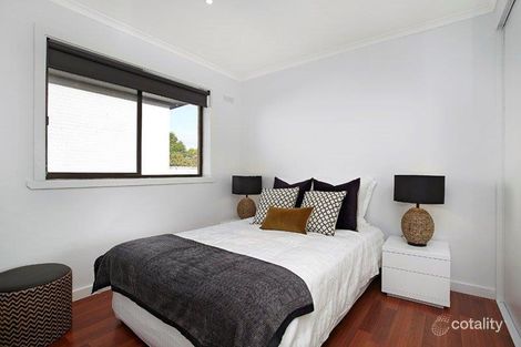 Property photo of 10/13 McCulloch Street Essendon North VIC 3041