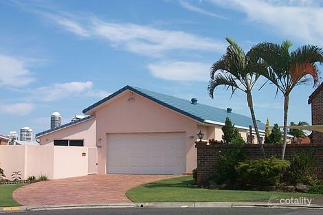 1 Pebble Beach Dr, Runaway Bay, QLD 4216