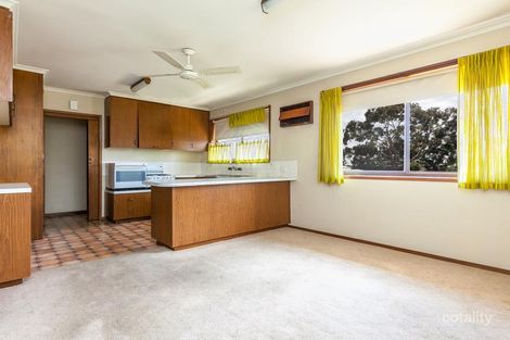 Property photo of 1 Hakea Street Kennington VIC 3550
