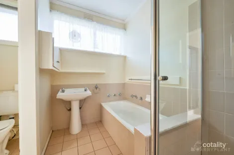 Property photo of 5 Oaklands Crescent Frankston VIC 3199