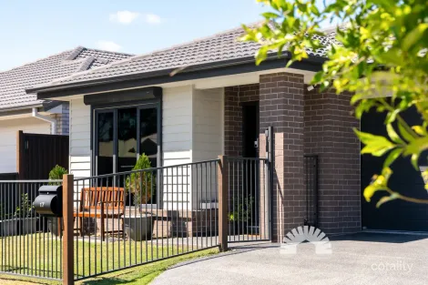17 SUMMERSTONE BVD, MORAYFIELD, QLD 4506