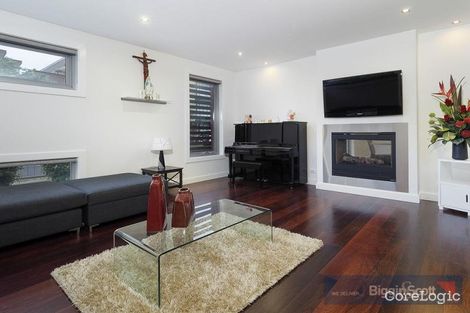 Property photo of 2/4 Magazine Way Maribyrnong VIC 3032