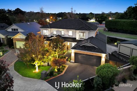 Property photo of 16 Mandurah Chase Berwick VIC 3806