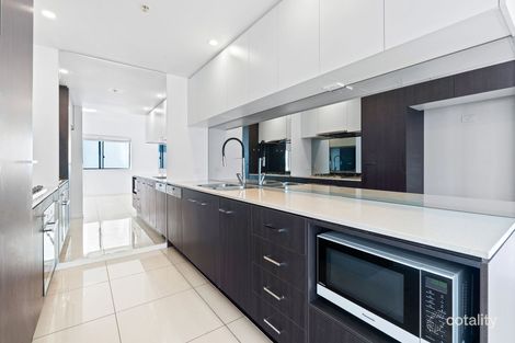 Property photo of 2704/25-31 East Quay Drive Biggera Waters QLD 4216