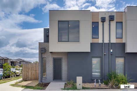 Property photo of 19 Mahla Avenue Wollert VIC 3750