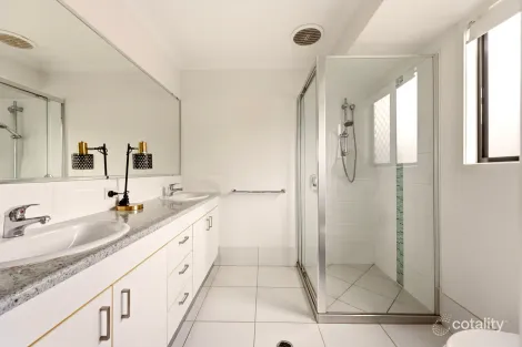 Property photo of 4 Llama Court Dakabin QLD 4503