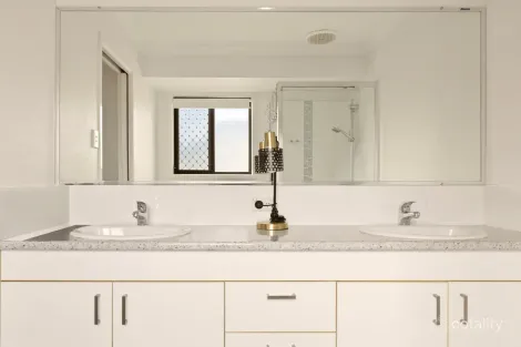 Property photo of 4 Llama Court Dakabin QLD 4503