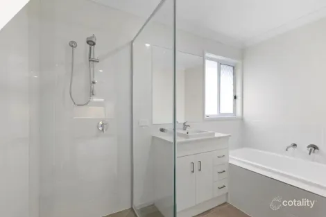 Property photo of 21 Cranbourne Place Cranbourne VIC 3977