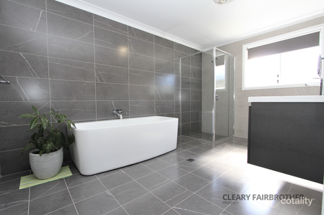 Property photo of 17 Fraser Drive Eglinton NSW 2795