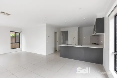 Property photo of 5 Yellowbox Drive Keysborough VIC 3173
