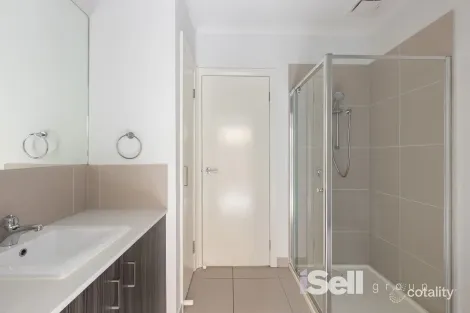Property photo of 5 Yellowbox Drive Keysborough VIC 3173