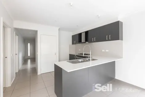 Property photo of 5 Yellowbox Drive Keysborough VIC 3173