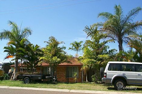 Property photo of 2 Hayes Avenue Boyne Island QLD 4680