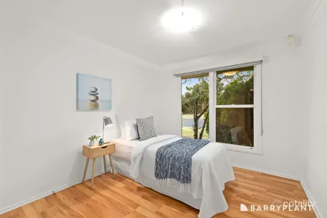 Property photo of 5 Wirrabarra Place Berwick VIC 3806