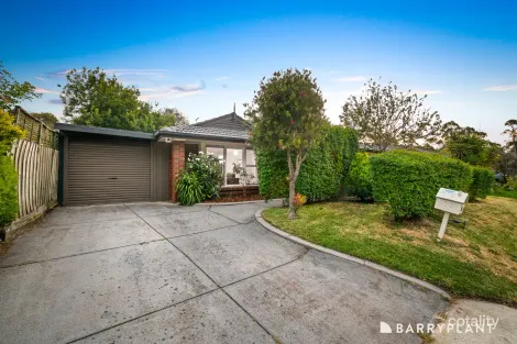 Property photo of 5 Wirrabarra Place Berwick VIC 3806