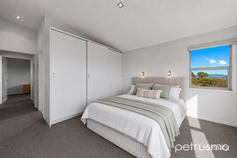 Property photo of 2/651 Oceana Drive Tranmere TAS 7018
