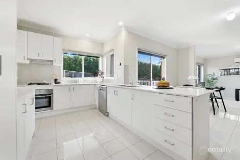 Property photo of 3/10 Halls Parade Mitcham VIC 3132