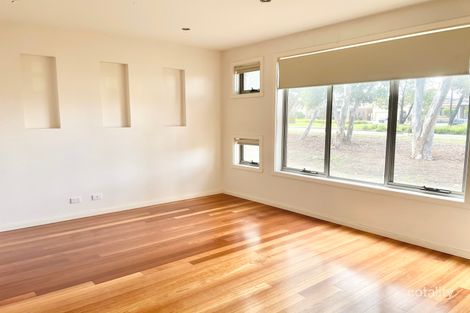 Property photo of 5 Oatlands Lane Cairnlea VIC 3023