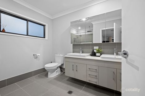 Property photo of 10 Roberts Crescent Bellbird Park QLD 4300