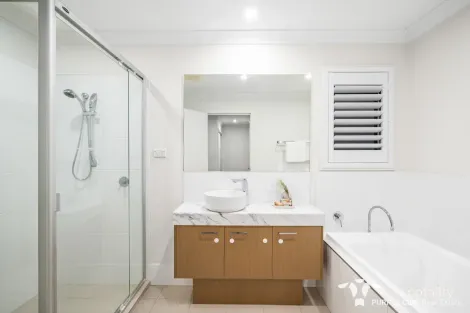 Property photo of 39 Melaleuca Drive Brookwater QLD 4300