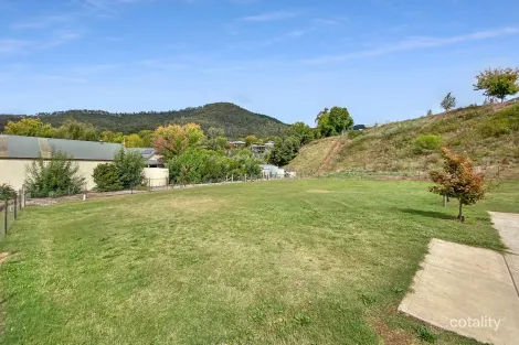 10 Stockman Dr, Bright, VIC 3741