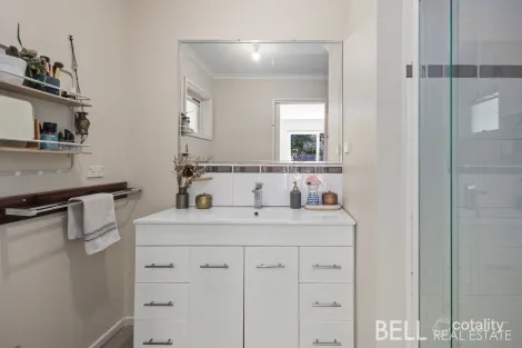 Property photo of 7 Nangana Street Cockatoo VIC 3781