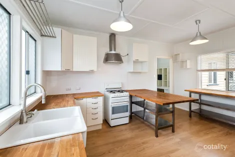 19 Hoolan St, Stafford, QLD 4053