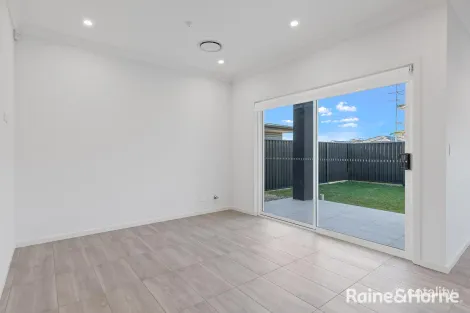 Property photo of 21 Cabbage Gum Avenue Denham Court NSW 2565