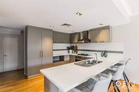 Property photo of 4/27 Noalimba Crescent Bateman WA 6150