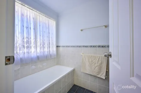 Property photo of 17 Eucalypt Street Whyalla Stuart SA 5608