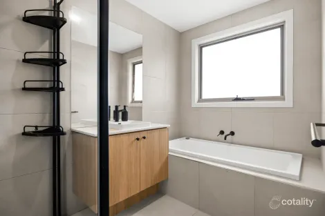 Property photo of 30 Cobram Drive Eynesbury VIC 3338