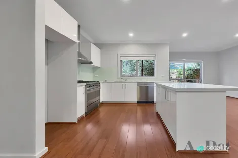 Property photo of 4/28-30 Sweetland Road Box Hill VIC 3128