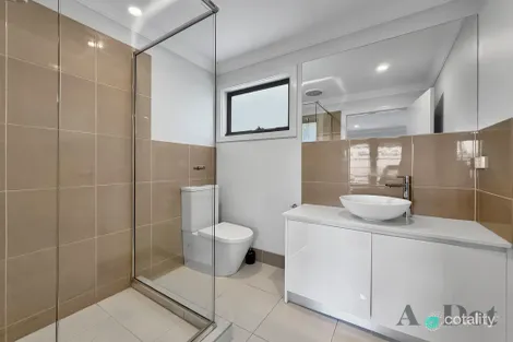 Property photo of 4/28-30 Sweetland Road Box Hill VIC 3128